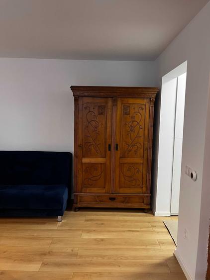 Apartament cu 2 camere semidecomandat, mobilat în Central