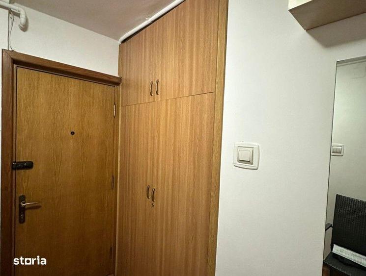 Apartament cu 2 camere semidecomandat în Tei