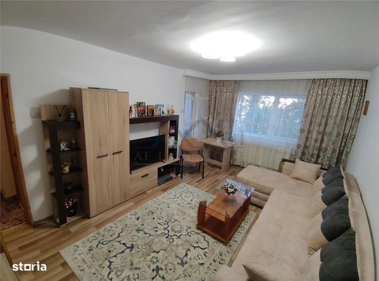 Apartament cu 3 camere decomandat, mobilat în Cug