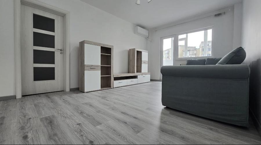 Apartament cu 2 camere semidecomandat în Tineretului