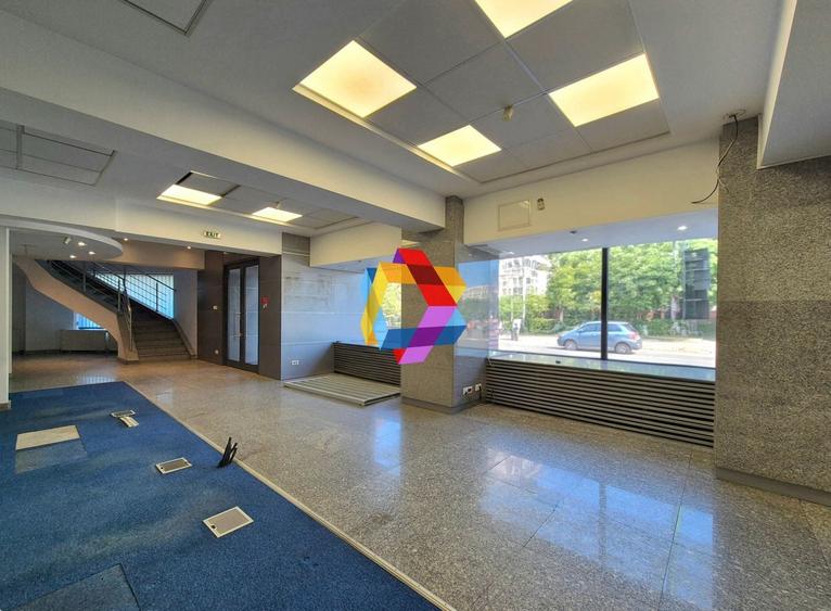 Spațiu comercial, de 370 mp, în Centrul Civic