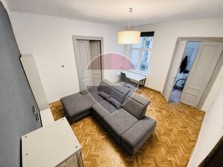 Apartament cu 2 camere semidecomandat în Central
