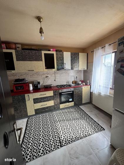 Casă cu 4 camere cu Teren 450 Mp în Vadu Pașii