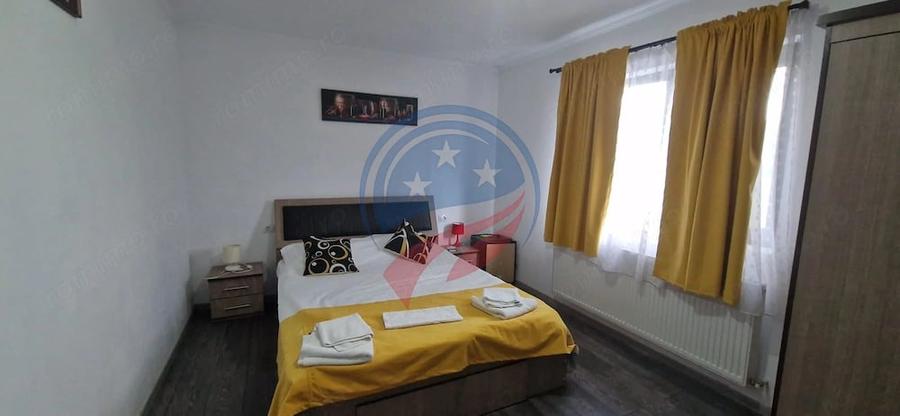 Casă cu 8 camere cu Teren 5574 Mp în Periferie