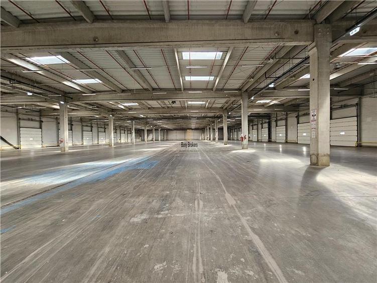 Spațiu industrial, de 2,600 mp, în Est