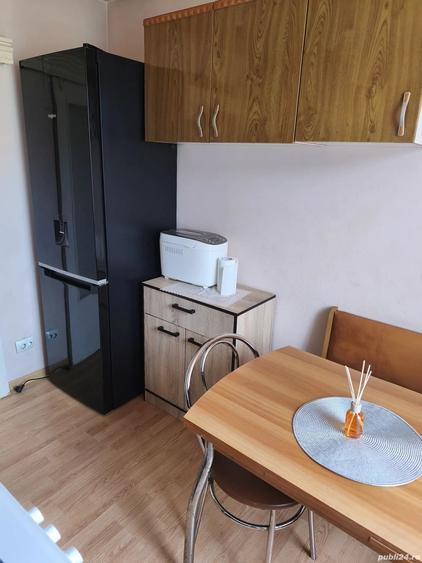 Apartament cu 3 camere semidecomandat în Dacia