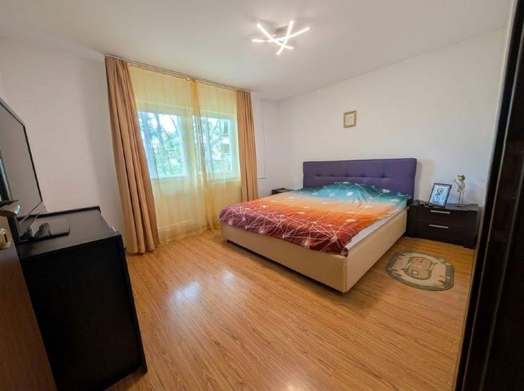Apartament cu 4 camere decomandat, mobilat în Steaua