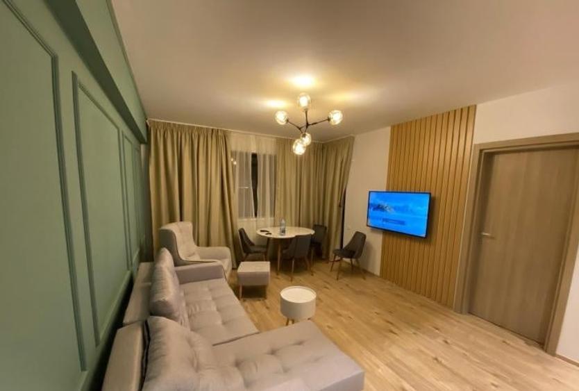 Apartament cu 3 camere decomandat, mobilat în Băneasa