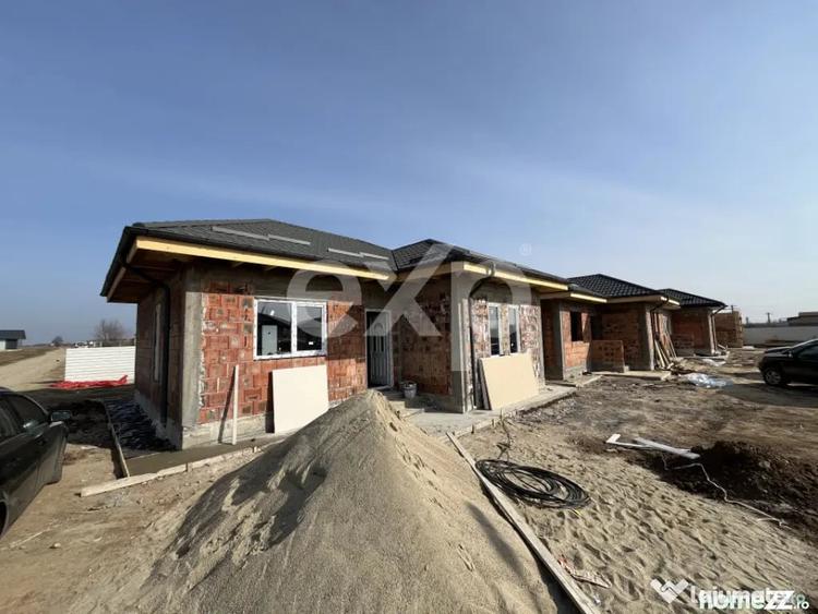 Casă cu 3 camere cu Teren 275 Mp în Crevedia