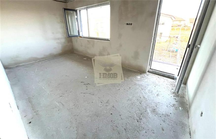 Casă cu 3 camere cu Teren 236 Mp în Aeroport