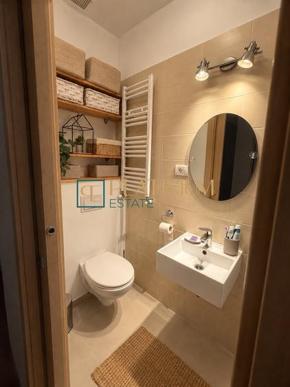 Apartament cu 3 camere semidecomandat, mobilat în Dumbrăvița