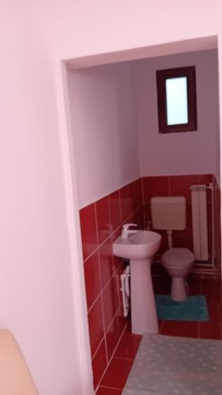 Casă cu 2 camere cu Canalizare în Iancului