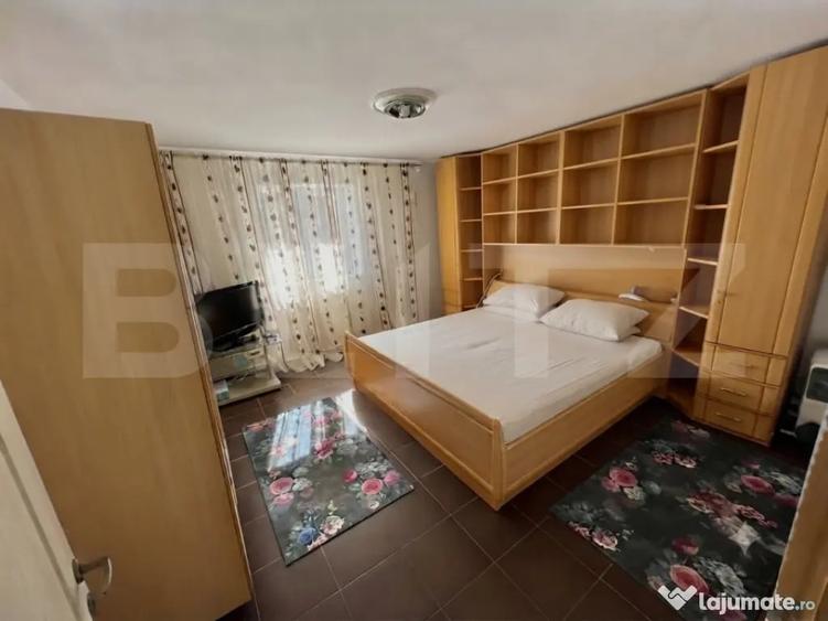 Casă cu 3 camere cu Teren 2893 Mp în Central