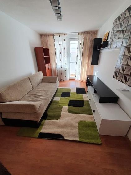 Apartament cu 2 camere decomandat în Sud
