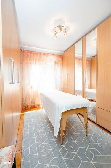 Apartament cu 4 camere decomandat în Miorița