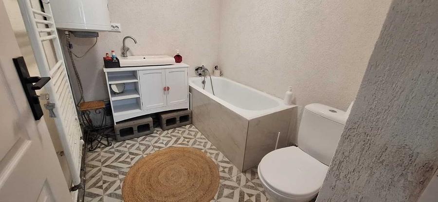 Casă cu 2 camere în Central
