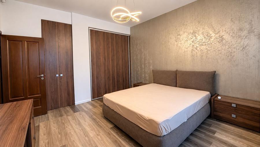 Apartament cu 3 camere decomandat în Lipovei