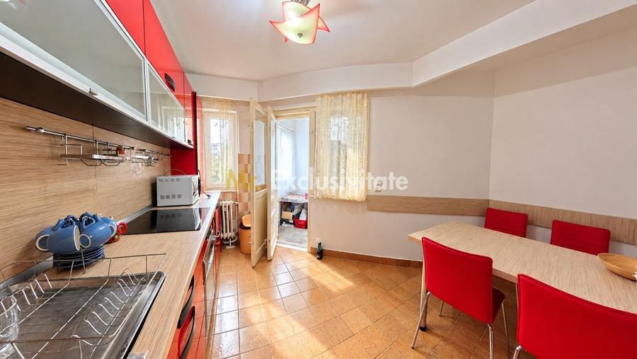 Apartament cu 3 camere semidecomandat, mobilat în Micro 16