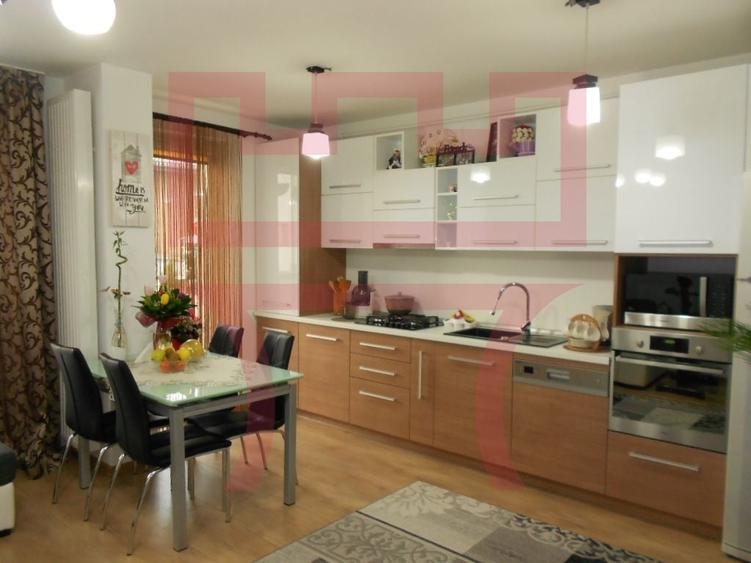 Apartament cu 2 camere semidecomandat, mobilat în Central — fotografia 1
