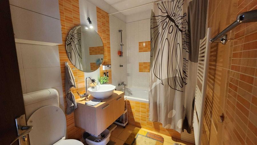 Apartament cu 2 camere semidecomandat în Florești