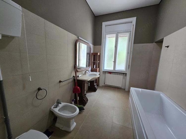 Apartament cu 4 camere în Medicină