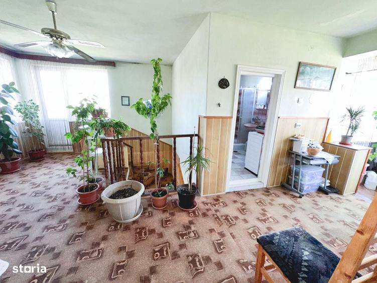 Casă cu 4 camere cu Teren 998 Mp în Central
