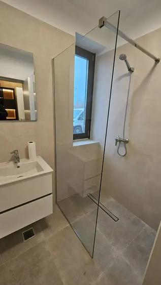 Apartament cu 3 camere în Băneasa