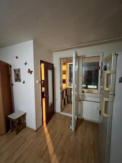 Inchiriere garsoniera parter P+10, zona metriu Titan - 6