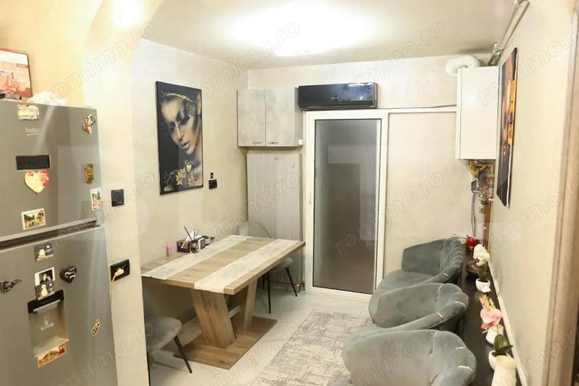 Apartament cu 3 camere semidecomandat în Central