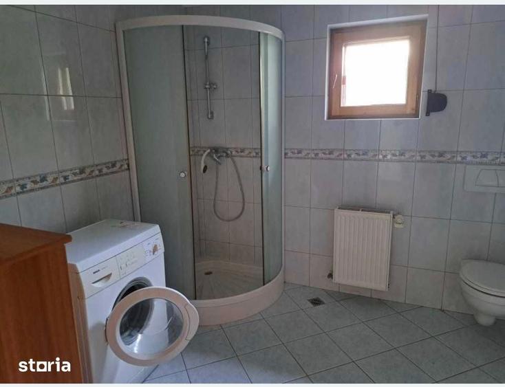 Casă cu 5 camere cu Teren 500 Mp în Bradu