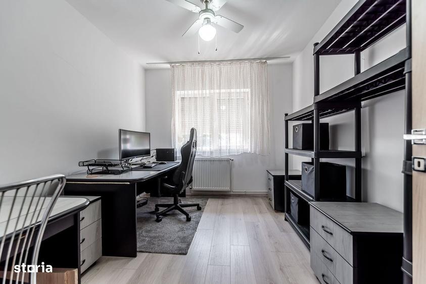 Apartament cu 4 camere decomandat în Central