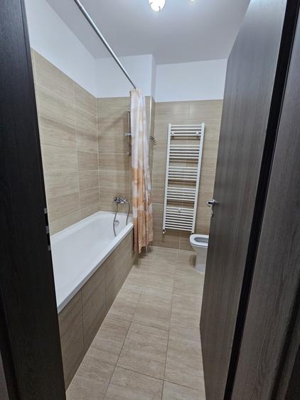 Apartament cu 3 camere semidecomandat în Drumul Taberei