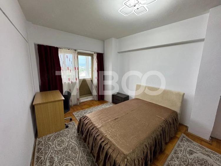 Apartament cu 5 camere decomandat în Turnișor