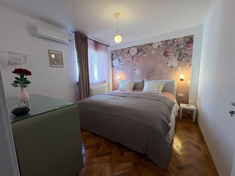 Apartament cu 3 camere decomandat, mobilat în Titan