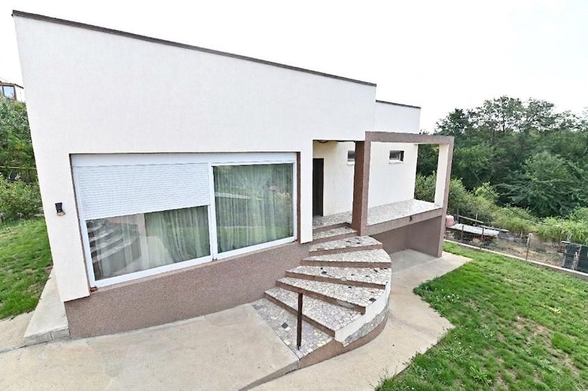 Doua case de vanzare in Carcea | 1.066 mp teren | 0% Comision - 2