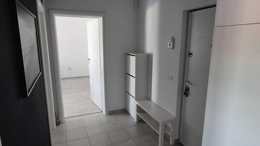 Apartament cu 2 camere decomandat în Uverturii