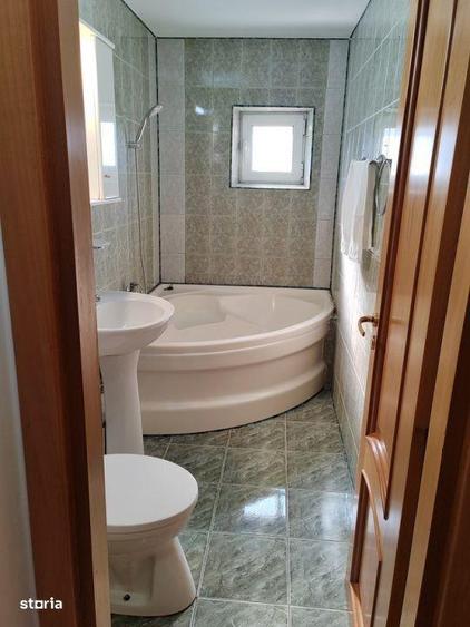 Apartament cu 4 camere decomandat, mobilat în Titan