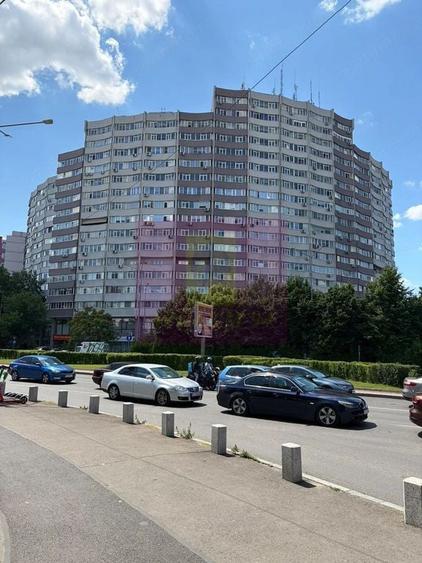 Apartament cu 4 camere decomandat în Lujerului
