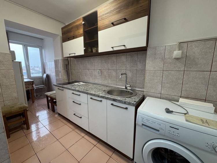 Garsonieră decomandată în Decebal