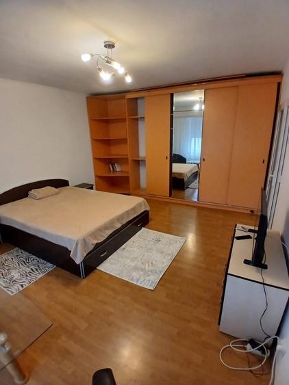 Garsonieră decomandată în Central