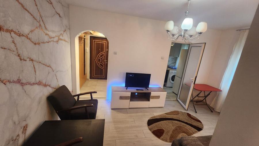 Apartament cu 2 camere în Podu Roș