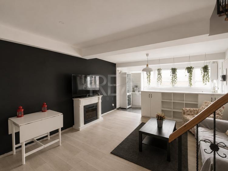 Apartament cu 3 camere decomandat, mobilat în Titan
