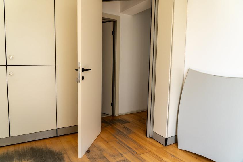 Apartament cu 4 camere semidecomandat în Magheru
