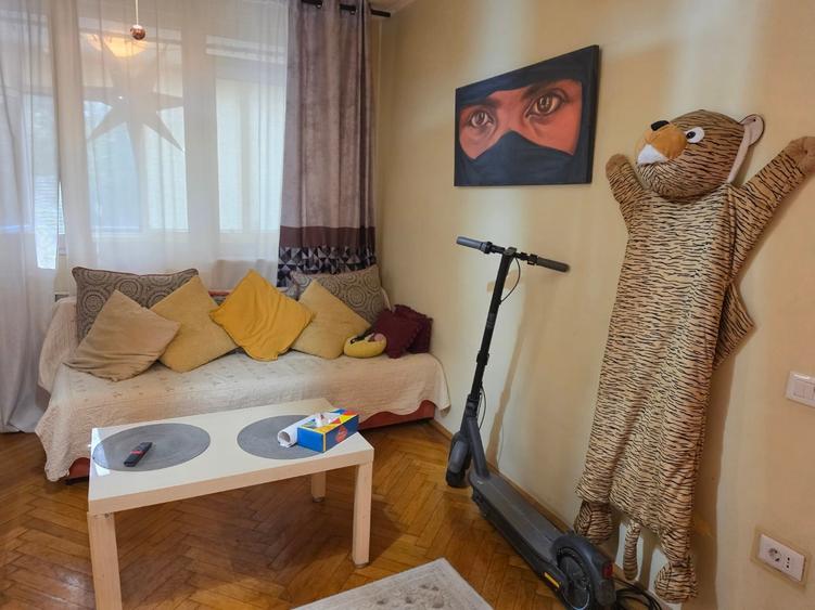 Apartament cu 3 camere decomandat în Baba Novac