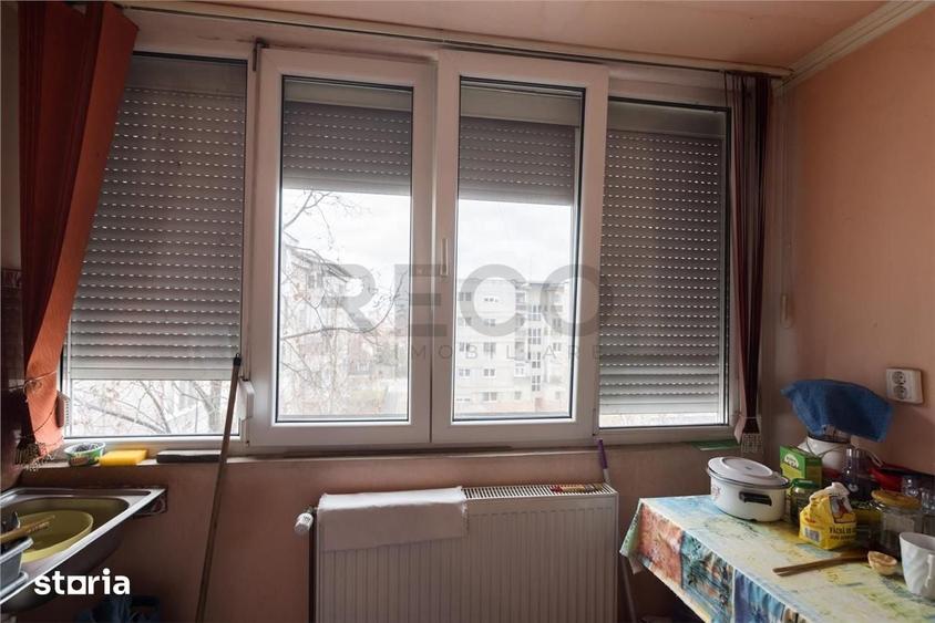 Apartament cu 3 camere decomandat în Cantemir