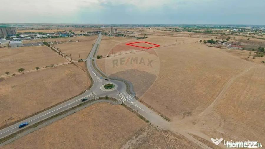 Teren de 7000 mp, în Iosia
