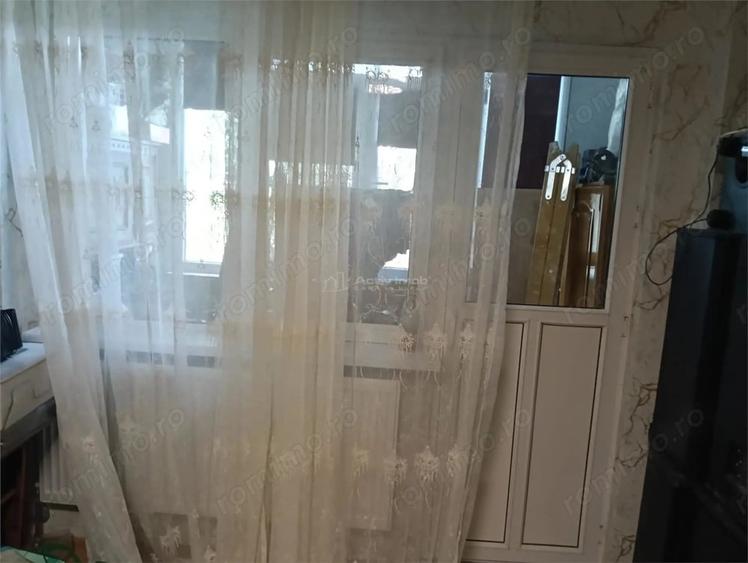 Apartament cu 3 camere decomandat în Rahova