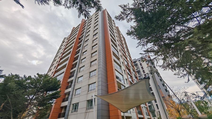 Apartament cu 3 camere semidecomandat, mobilat în Dristor