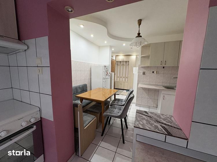 Apartament cu 3 camere decomandat în Nufărul