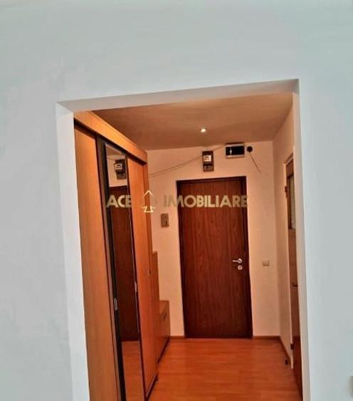Apartament cu 3 camere semidecomandat în Drumul Taberei